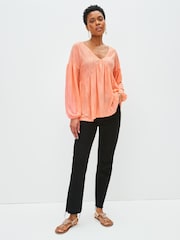 Korallenrot, Pink gestreift - Langärmelige Bluse mit V-Ausschnitt - Bild 2 von 5