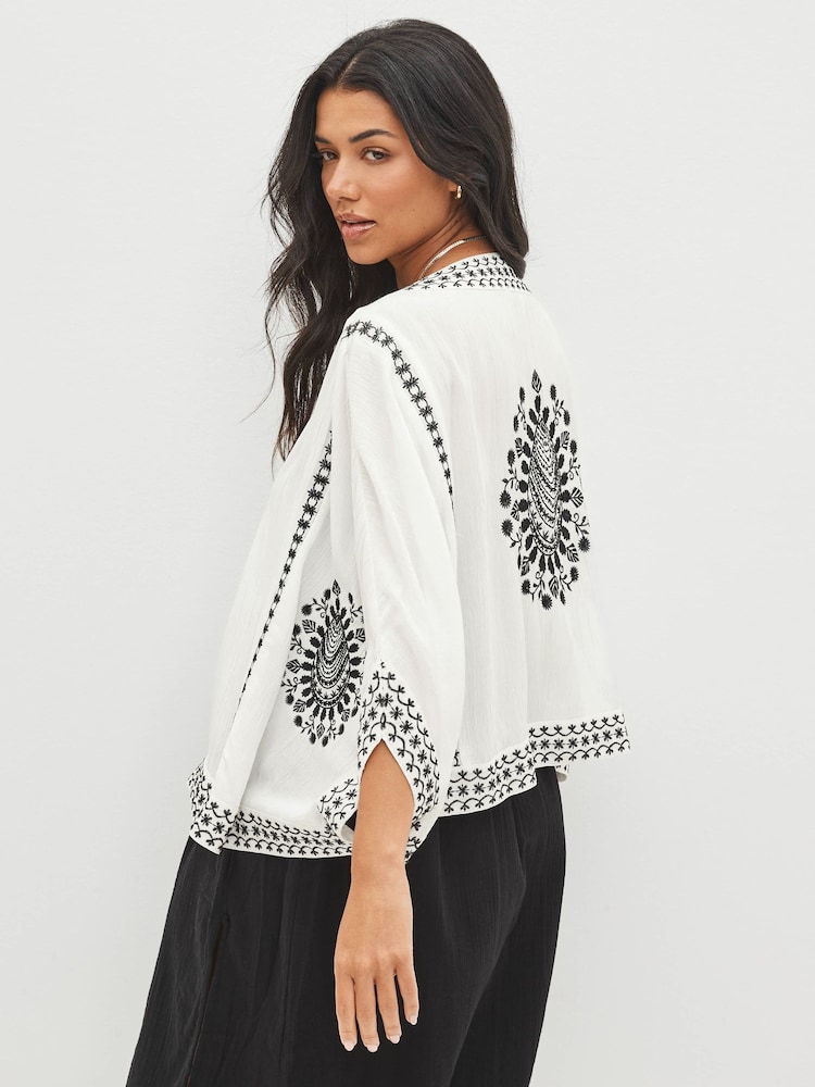 White Embroidered Kimono - Image 2 of 5 White Embroidered Kimono - Image 2 of 5