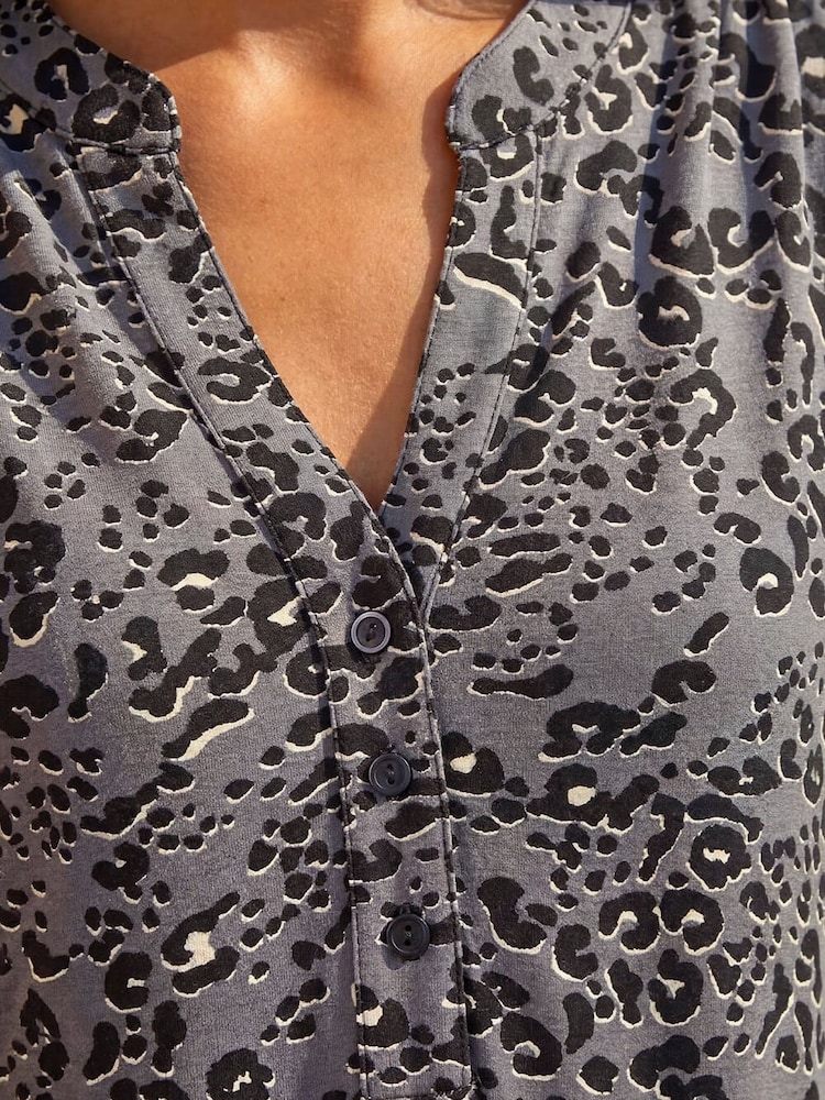 Roman Grey Animal Print Stretch Blouse - Image 4 of 4 Roman Grey Animal Print Stretch Blouse - Image 4 of 4
