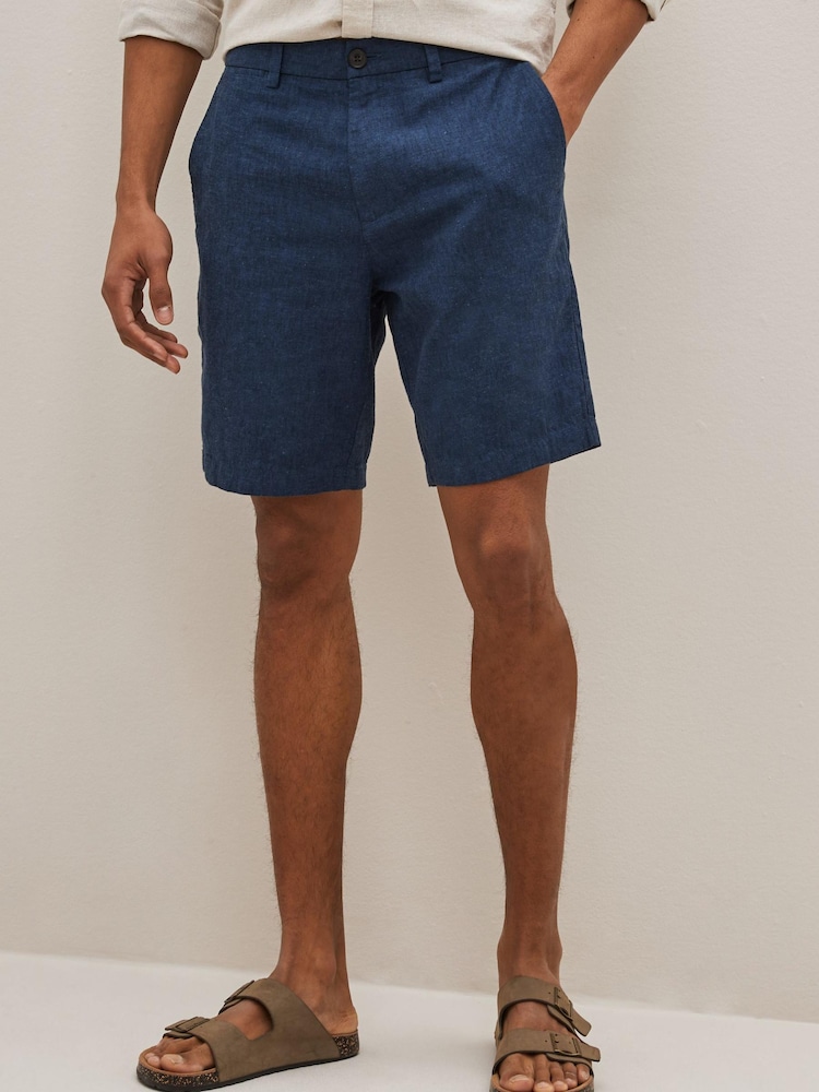 Marineblau - Chinoshorts aus Leinenmischung - Bild 1 von 8 Marineblau - Chinoshorts aus Leinenmischung - Bild 1 von 8