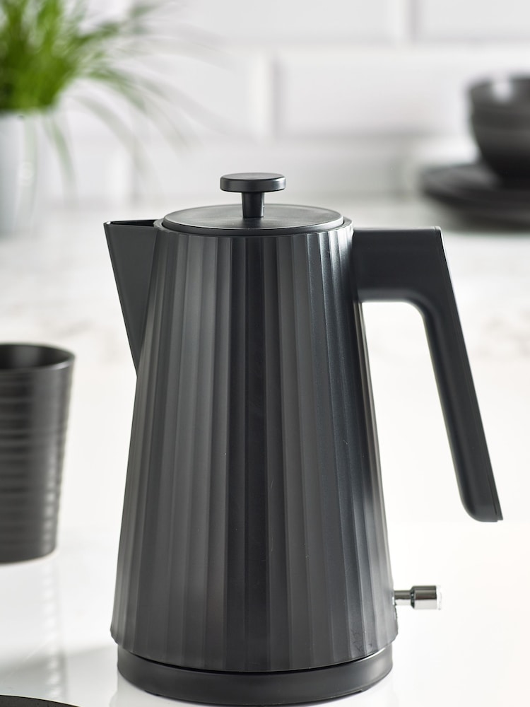 Black Sleek Kettle - Image 1 of 6