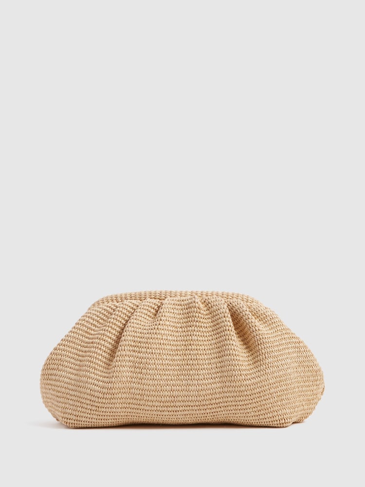 Clutch de rafia fruncido Delilah de Reiss - Imagen 1 de 7