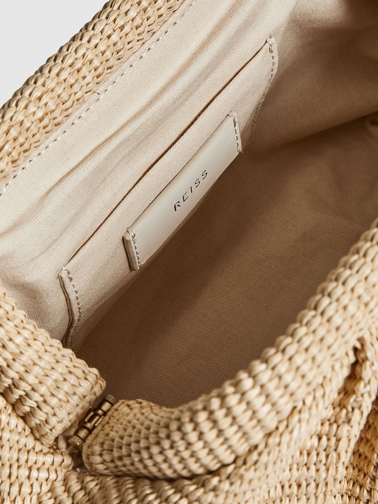 Clutch de rafia fruncido Delilah de Reiss - Imagen 7 de 7