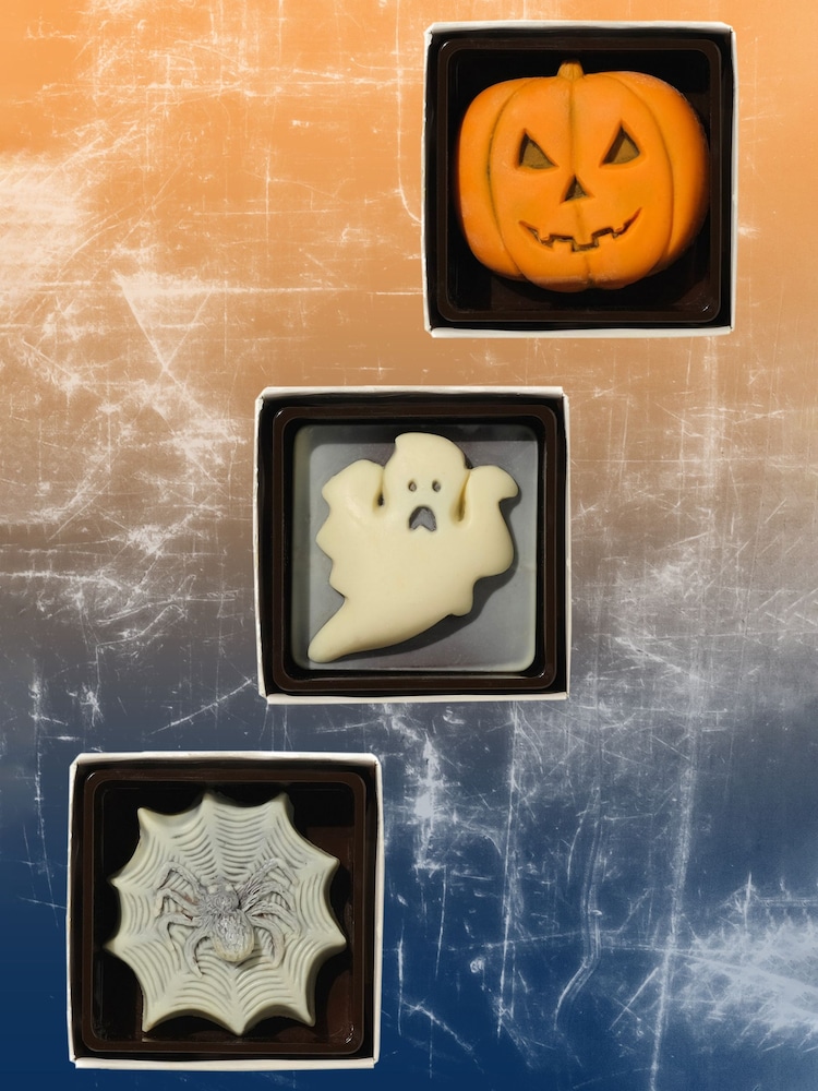 Choc on Choc Chocolate Ghost Pumpkin And Spiders Web Gift - Image 1 of 6