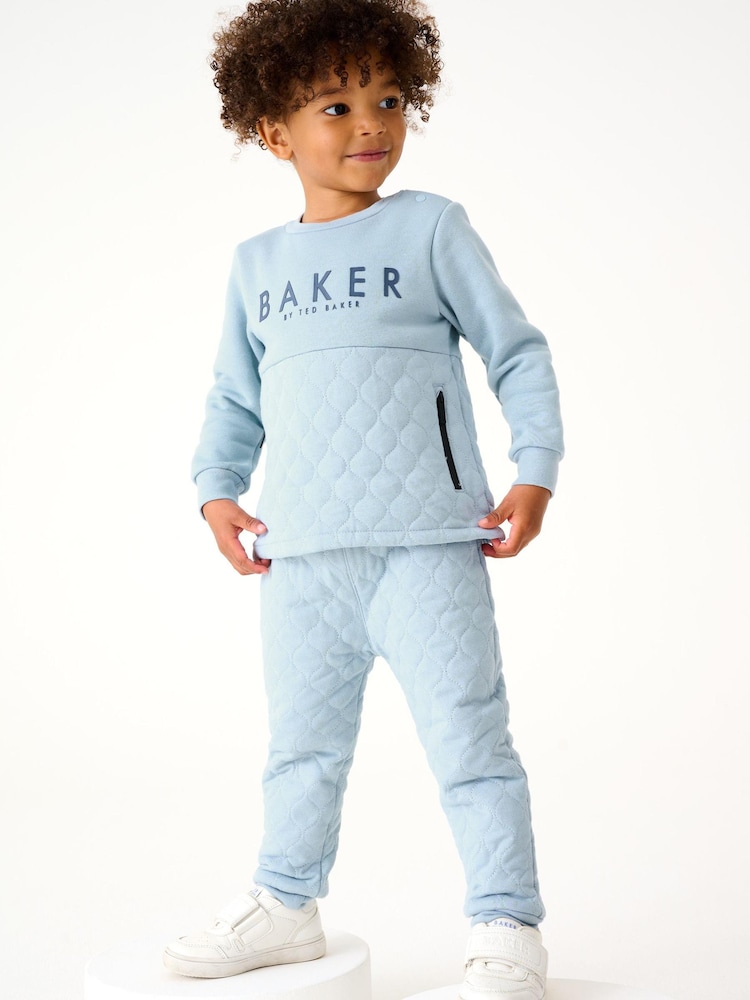 komplet prešitega puloverja in hlač za prosti čas Baker by Ted Baker (0-6 let) - Slika 2 iz 14 komplet prešitega puloverja in hlač za prosti čas Baker by Ted Baker (0-6 let) - Slika 2 iz 14