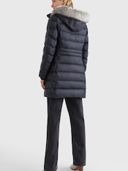 Tommy Hilfiger Gesteppter Daunenmantel mit Kapuze und Fellimitat, Blau - Bild 2 von 7