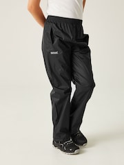 Negro - Sobrepantalón con diseño plegable e impermeable para niños de Regatta - Imagen 2 de 9