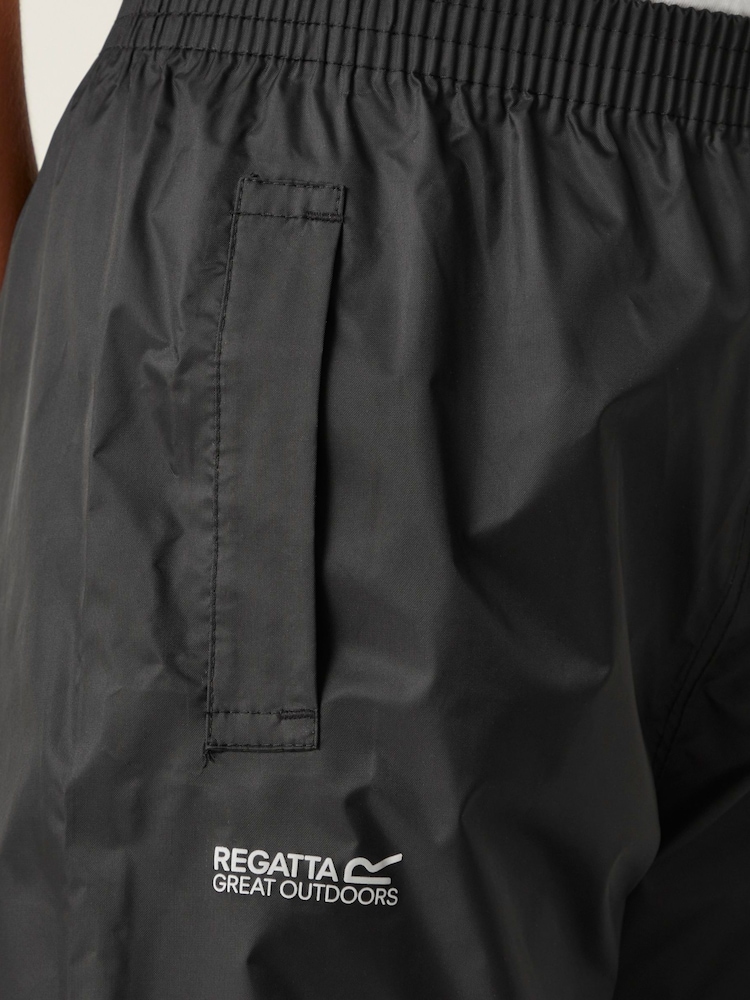 Negro - Sobrepantalón con diseño plegable e impermeable para niños de Regatta - Imagen 9 de 9