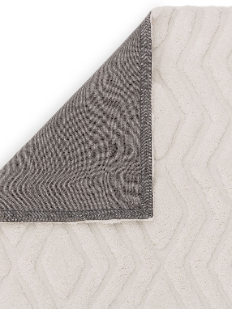Asiatic Rugs White Harrison High Low Shaggy Tufted Rug - Image 4 of 4