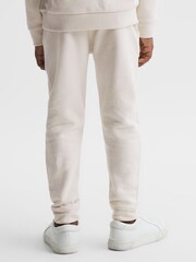 Reiss Cream Toby Garment Dyed Logo Joggers - Image 5 of 6