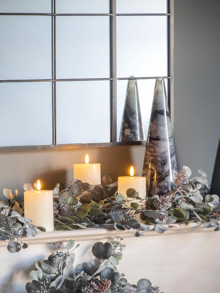 Gallery Home Green Pine Christmas Garland With Cones - Image 2 of 3