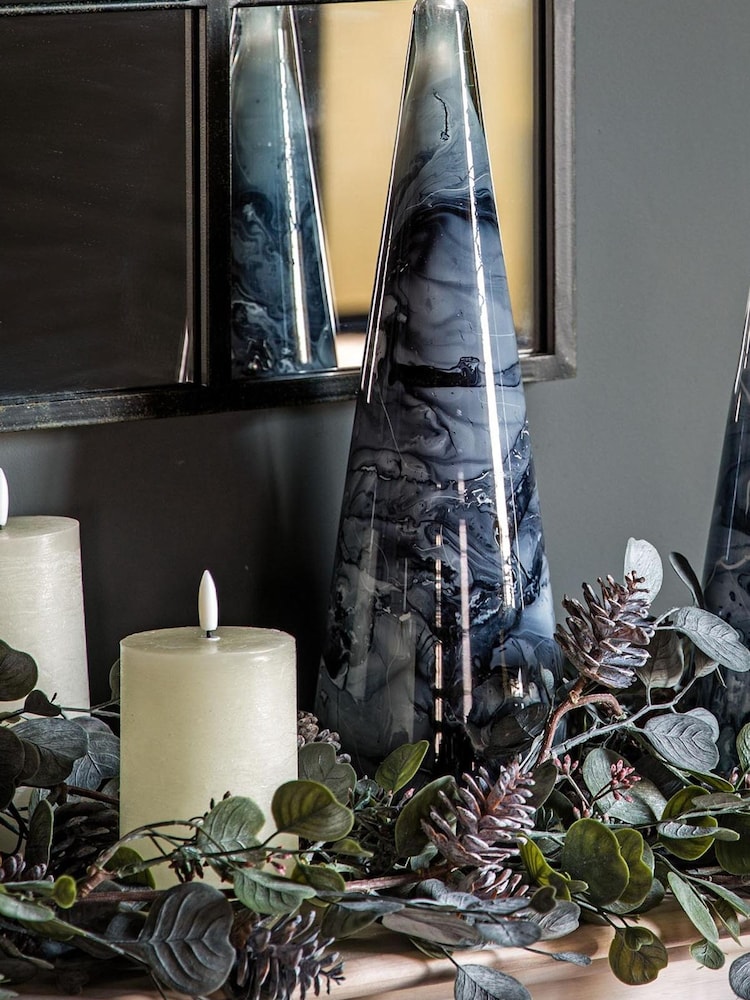 Gallery Home Green Pine Christmas Garland With Cones - Image 3 of 3