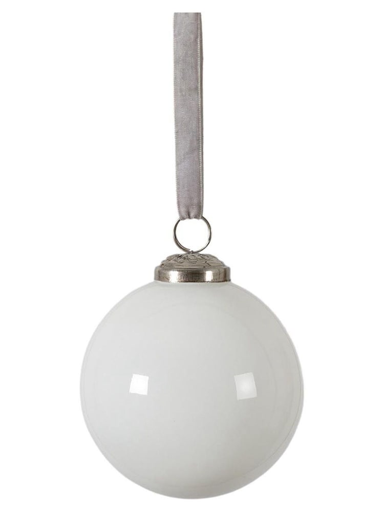 Gallery Home Set of 6 White Assorted Christmas Baubles - Image 3 of 3