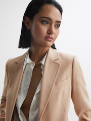 سترة بليزر مخصصة بزر واحد Ember من Reiss - صورة 4 من 7