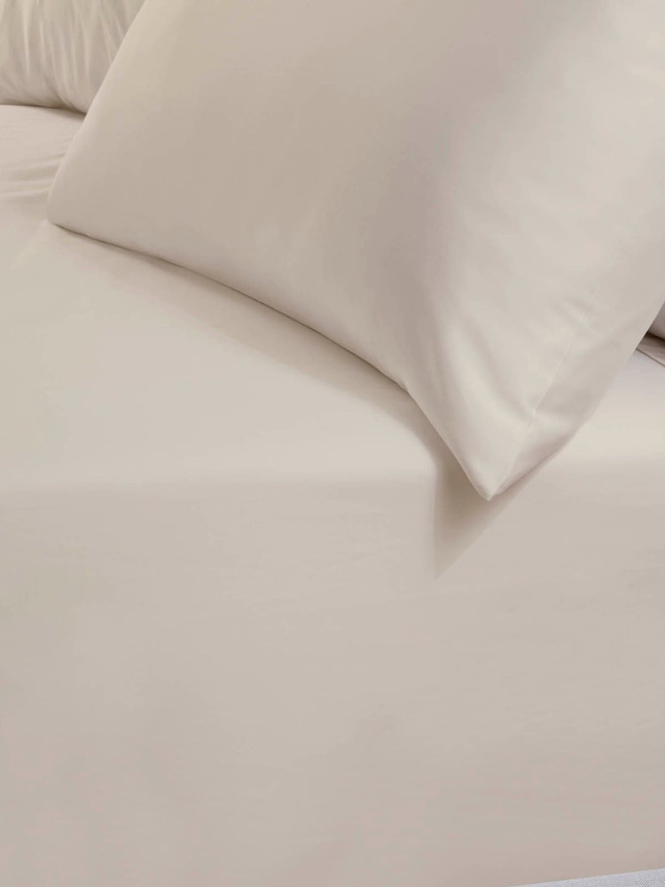 TLC Cream 5* 480 Thread Count Fitted Sheet - Image 1 of 1