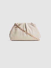 Off White - Clutch de cuero de nappa Elsa de Reiss - Imagen 4 de 5