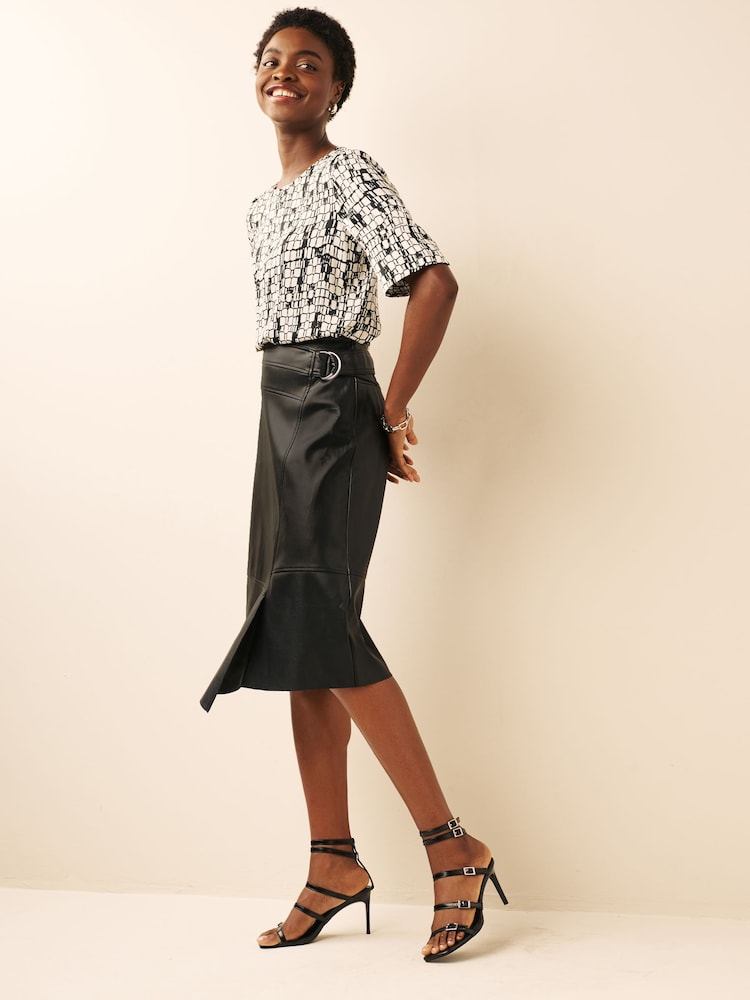 Black/White Printed Curved Hem Satin Formal T-Shirt Short Sleeves Top - Image 2 of 6