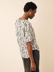 Black/White Printed Curved Hem Satin Formal T-Shirt Short Sleeves Top - Image 3 of 6