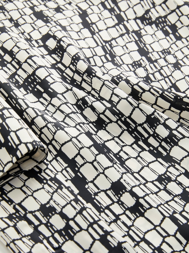 Black/White Printed Curved Hem Satin Formal T-Shirt Short Sleeves Top - Image 6 of 6