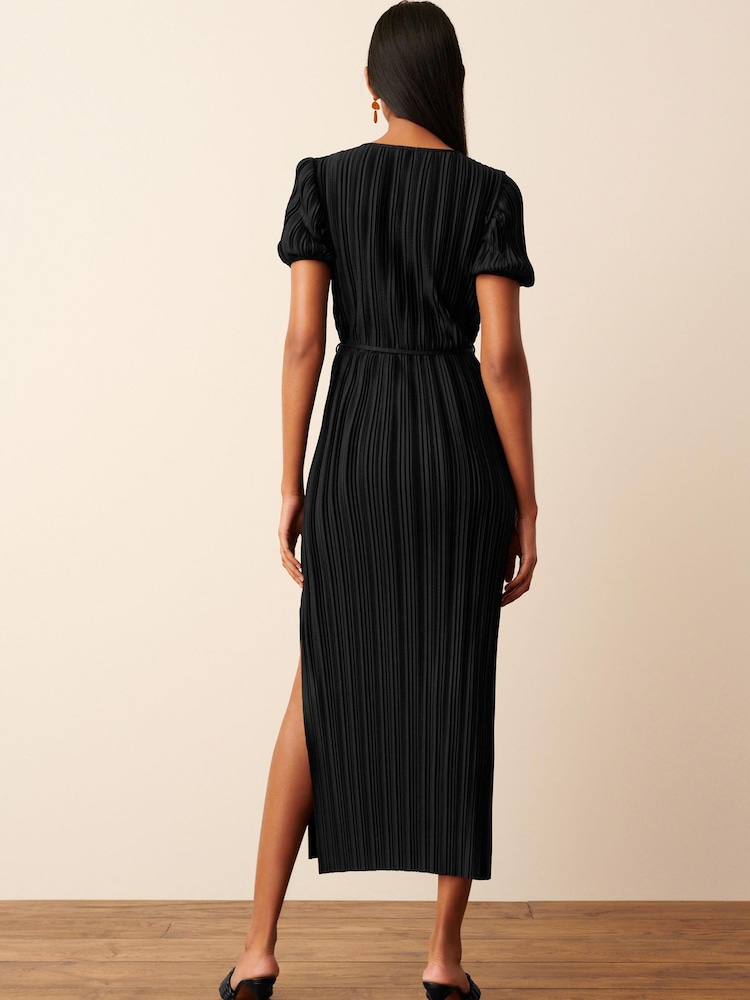 Black Short Sleeve Plisse Dress - Image 2 of 4 Black Short Sleeve Plisse Dress - Image 2 of 4