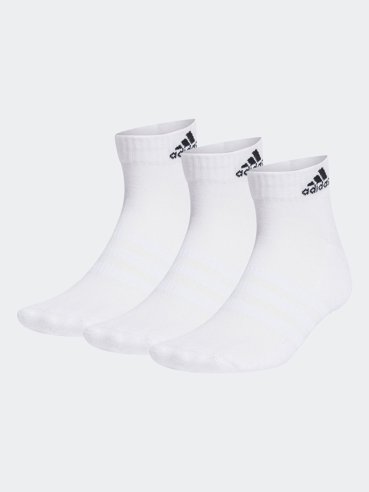 أبيض Ghost - حزمة جوارب مبطنة بطول الكاحل من تشكيلة الملابس الرياضية من adidas من 3 قطع - صورة 1 من 3 أبيض Ghost - حزمة جوارب مبطنة بطول الكاحل من تشكيلة الملابس الرياضية من adidas من 3 قطع - صورة 1 من 3