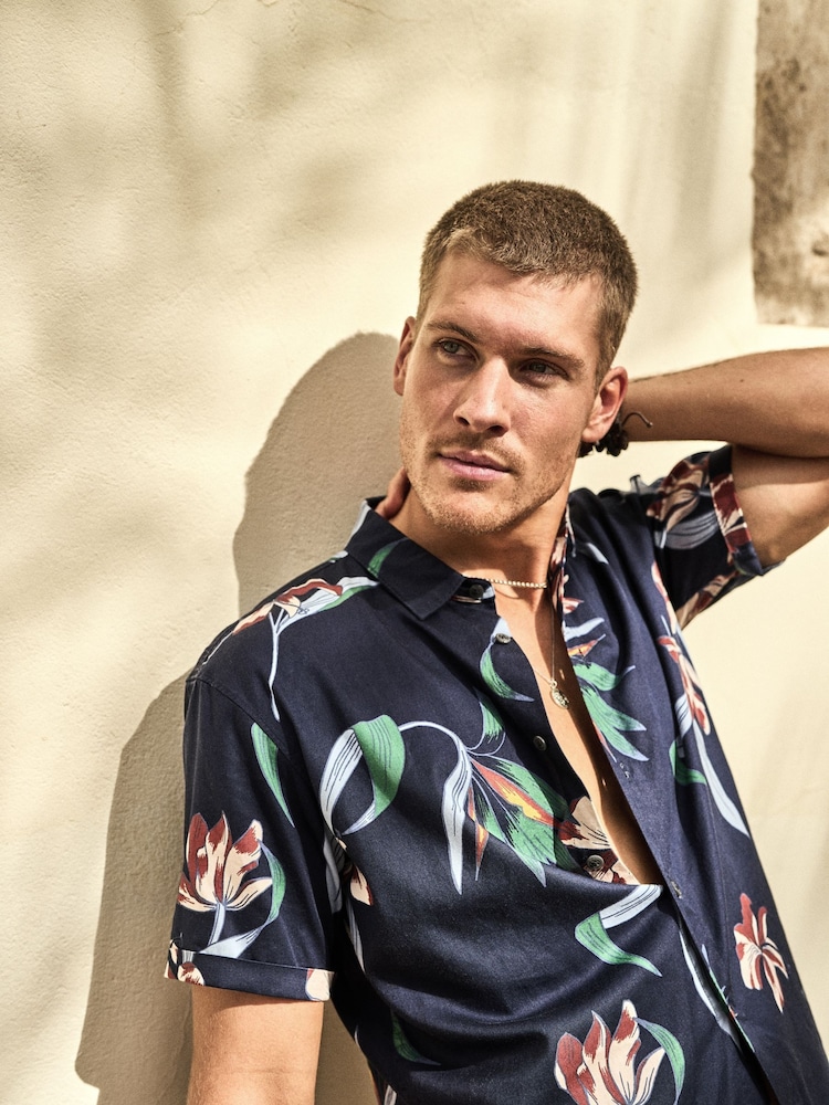 Azul oscuro - Camisa de manga corta con estampado hawaiano de Superdry - Imagen 2 de 7 Azul oscuro - Camisa de manga corta con estampado hawaiano de Superdry - Imagen 2 de 7