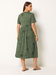 Yours Curve Green Throw On Smock Dress - Image 3 of 5
