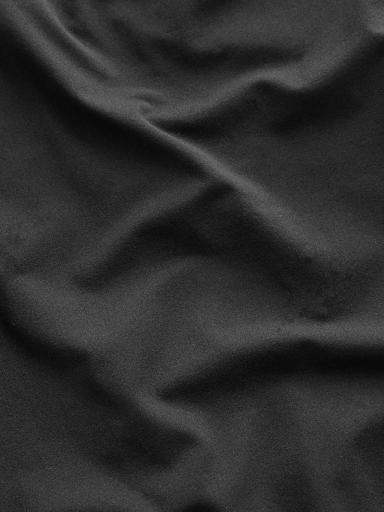 Schwarz - self. Bequemer, figurformender, ärmelloser Body mit eckigem Ausschnitt - Bild 9 von 9 Schwarz - self. Bequemer, figurformender, ärmelloser Body mit eckigem Ausschnitt - Bild 9 von 9
