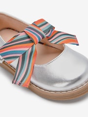 Paul Smith Junior Girls Silver Mary Jane 'Artist Swirl' Bow Shoes - Image 4 of 5