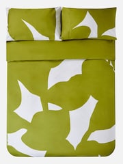 Jasper Conran Set of 2 Green 300 Thread Count Satin Weave 100% Cotton Pillowcases - Image 3 of 4