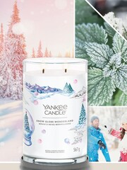 Yankee Candle Signature Large Tumbler Scented Candle, Snow Globe Wonderland - Image 4 of 5