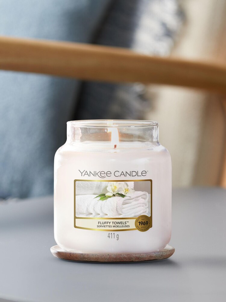 Yankee Candle Original Medium Jar Scented Candle, Fluffy Towels - Image 1 of 3