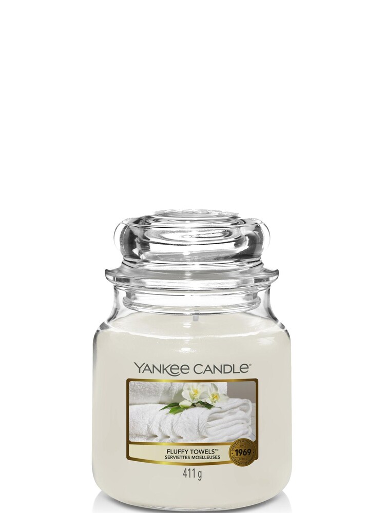 Yankee Candle Original Medium Jar Scented Candle, Fluffy Towels - Image 2 of 3