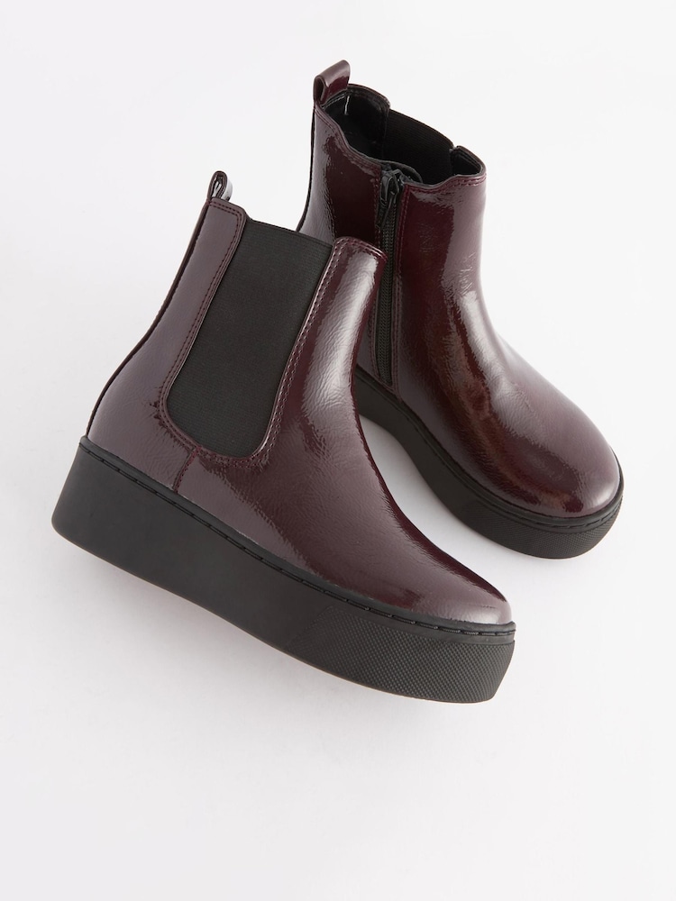 Rot, Burgunder - Robuste Chelsea-Stiefeletten - Bild 1 von 6
