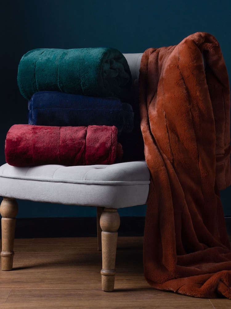 Riva Home Ruby Empress Faux Fur Throw - Image 5 of 5 Riva Home Ruby Empress Faux Fur Throw - Image 5 of 5