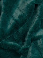 Riva Home Emerald Empress Faux Fur Throw - Image 5 of 5