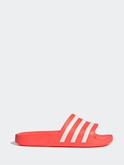 أحمر - حذاء مفتوح مائي Adilette من Adidas - صورة 1 من 9