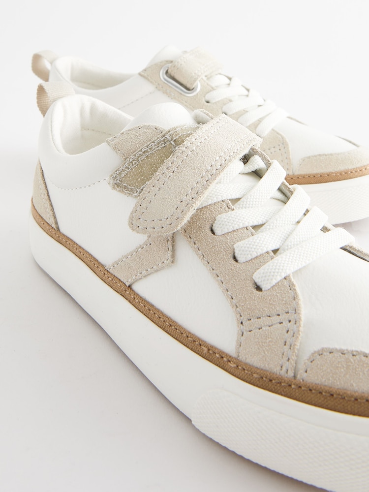 Weiß - Turnschuhe mit Sparrendetail, Klettverschluss und elastischen Schnürsenkeln - Bild 9 von 9 Weiß - Turnschuhe mit Sparrendetail, Klettverschluss und elastischen Schnürsenkeln - Bild 9 von 9
