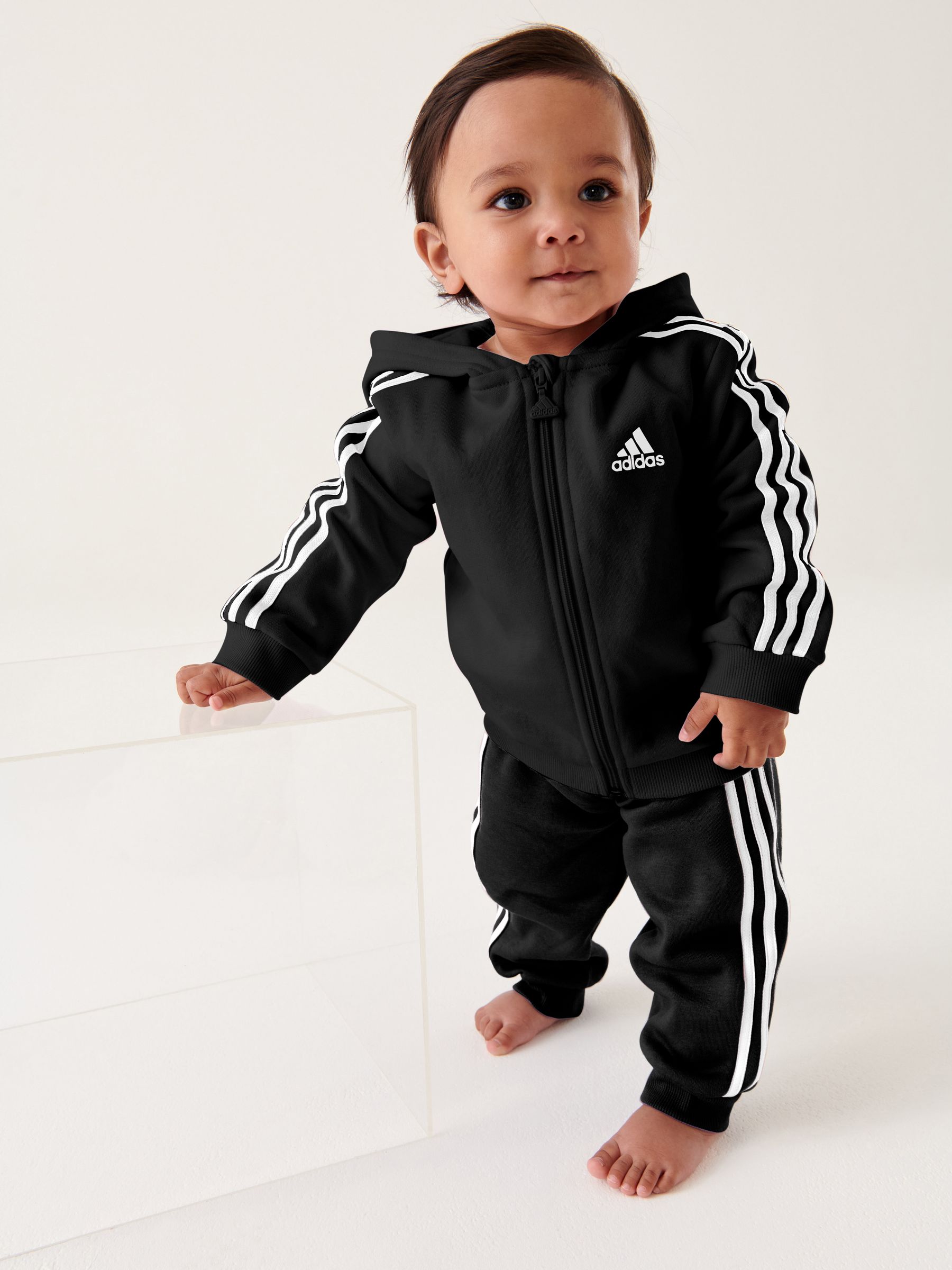Kaufe Sie Schwarz adidas Kleinkinder Set mit Jogginghose from Next Switzerland