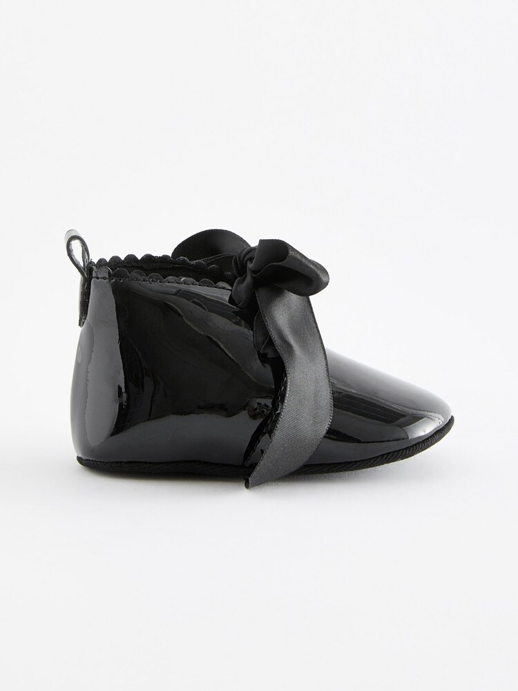 Black Patent Lace Up Baby Boots (0-18mths) - Image 2 of 4 Black Patent Lace Up Baby Boots (0-18mths) - Image 2 of 4