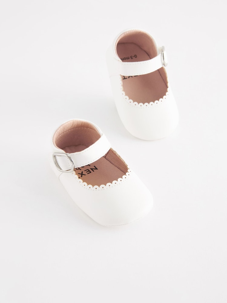 Weiß - Mary Jane-Babyschuhe (0-24 M.) - Bild 1 von 5 Weiß - Mary Jane-Babyschuhe (0-24 M.) - Bild 1 von 5