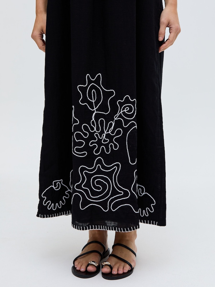 Raffya Black Candy Tabard Embroidered Hem Maxi Dress In - Image 4 of 4