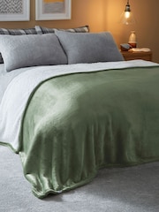 Silentnight Green Giant Snugsie - Image 1 of 7
