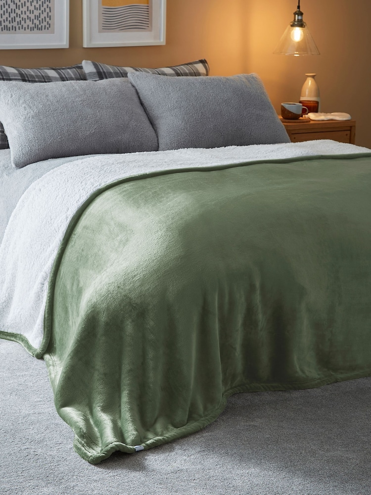 Silentnight Green Giant Snugsie - Image 1 of 7