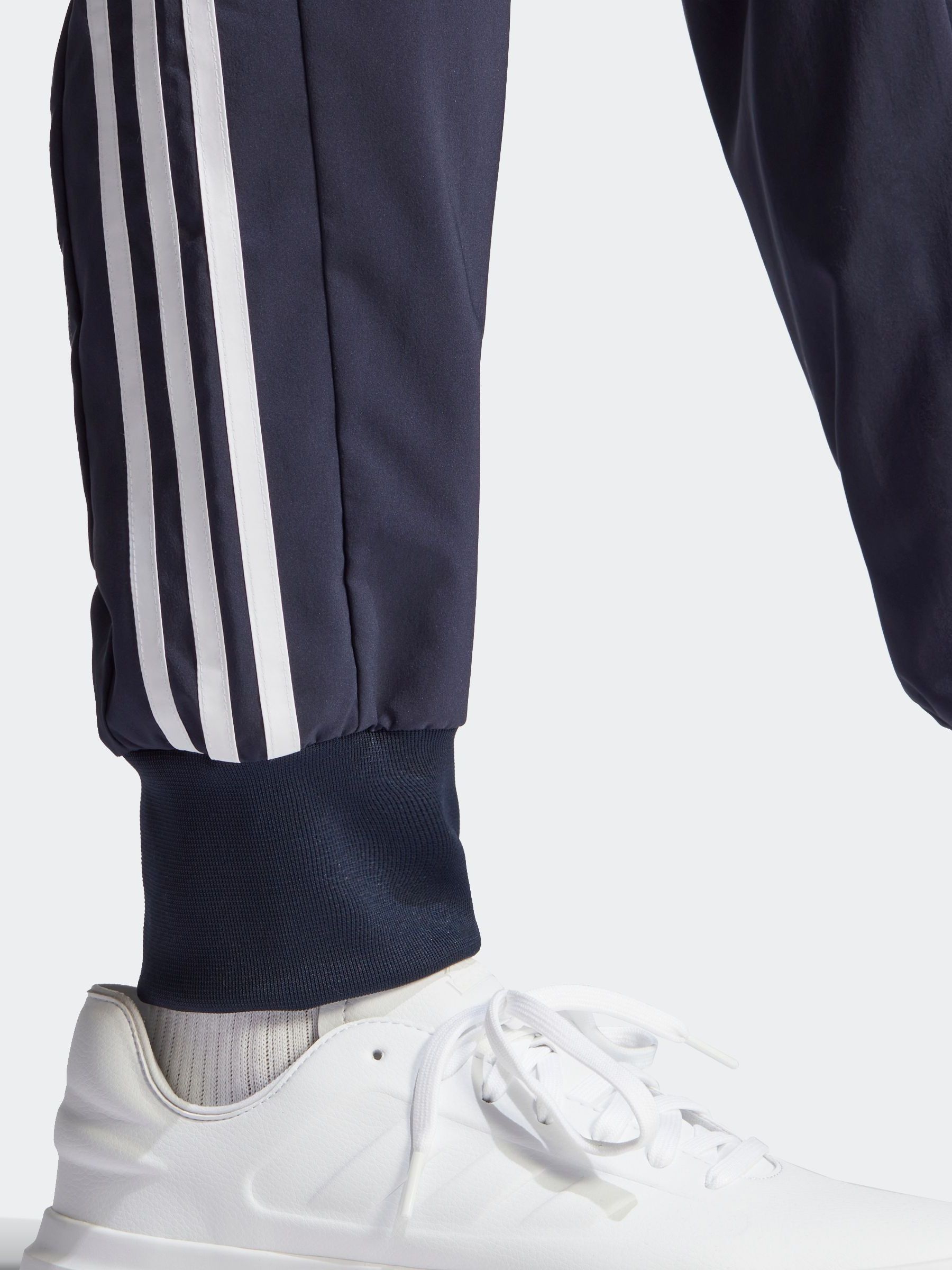 Acheter Bleu adidas Sportswear Aeroready Essentials Tapered Cuff Woven 3 Rayure Joggers from Next France