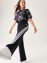 adidas Sportswear Future Icons Ausgestellte Leggings aus Baumwolle mit 3 Streifen - Bild 1 von 11