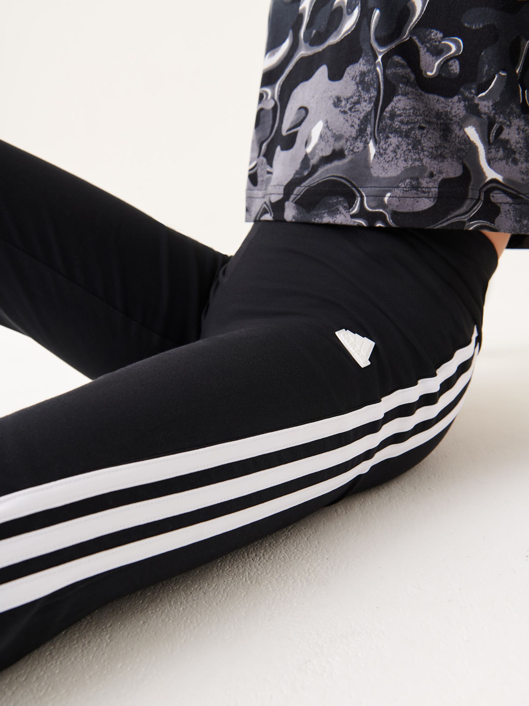 Adidas tights three stripe hot sale