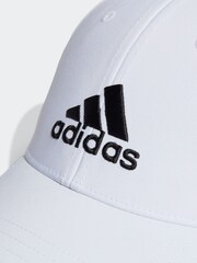 לבן - כובע מצחייה רקום בסגנון בייסבול של adidas - Image 3 of 4