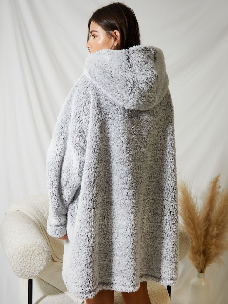 Threadbare Grey Oversized Fluffy Blanket Hoodie - Image 2 of 5