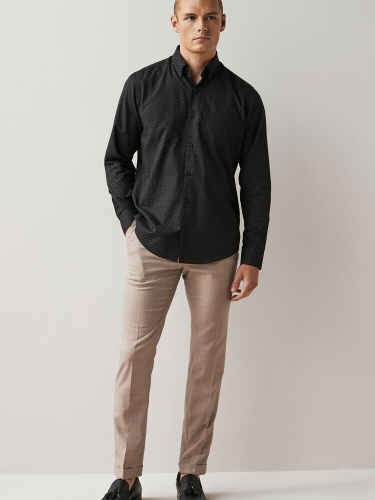 Черный/желтый с золотистым принтом - Обычный крой - Easy Iron Long Sleeve Single Cuff Printed Oxford Shirt - Изображение 2 из 10
